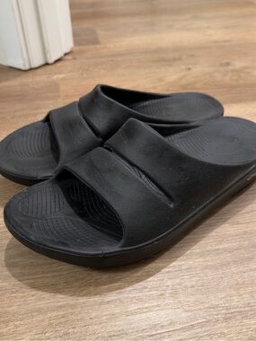 OOFOS Ooahh Slide Sandals Matte Black Cushioned Comfort Unisex Size 11 Men’s
